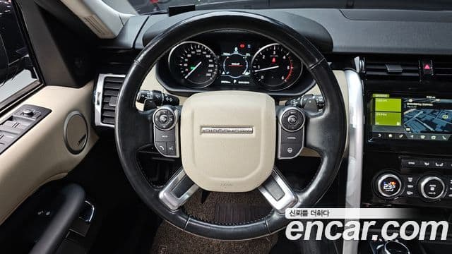 Land Rover Discovery 5 2018 — Photo 1/20