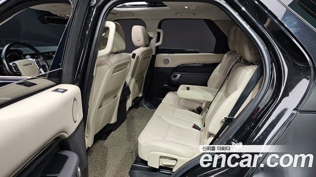 Land Rover Discovery 5 2018 — Photo 13/20