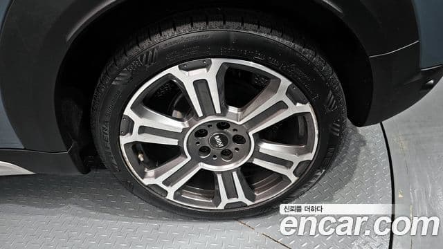 Mini Cooper S Countryman 2022 — ფოტო 19/20