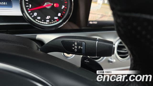 Mercedes-Benz E-Class 2018 — Şəkil 9/20