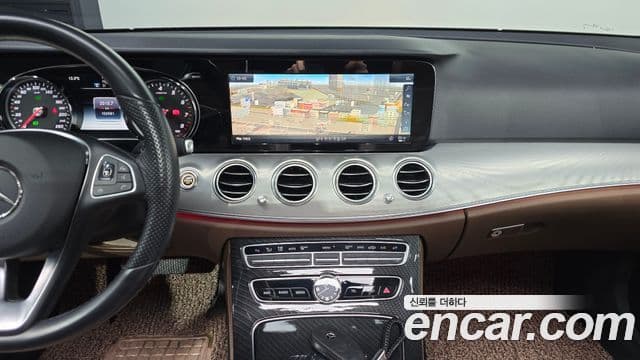 Mercedes-Benz E-Class 2018 — Şəkil 13/20