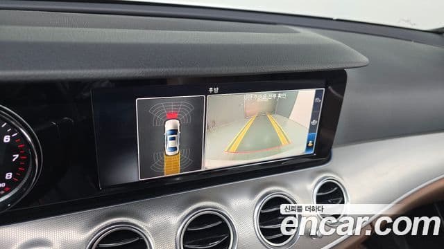Mercedes-Benz E-Class 2018 — Şəkil 14/20