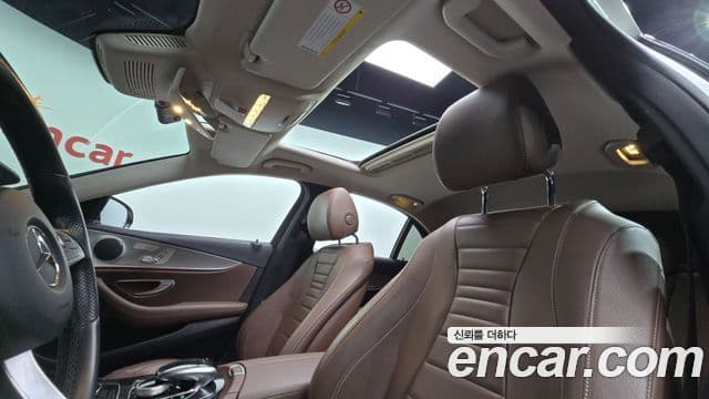 Mercedes-Benz E-Class 2018 — Şəkil 15/20