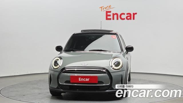 Mini Cooper 2021 — ფოტო 2/20