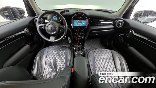 Mini Cooper 2021 — ფოტო 10/20