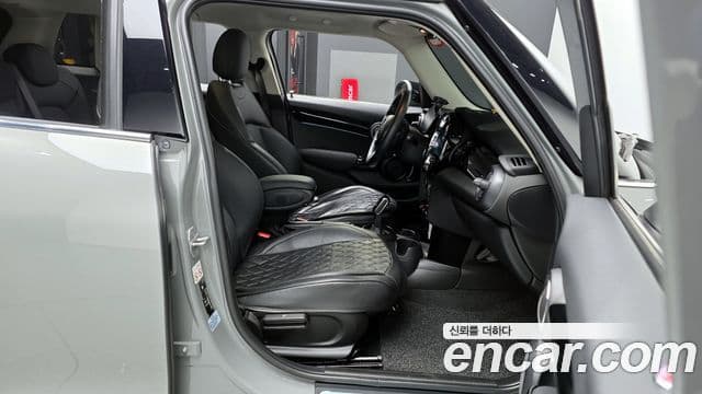 Mini Cooper 2021 — ფოტო 11/20