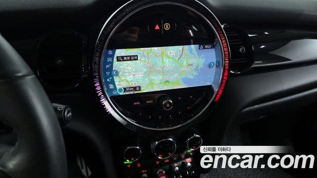 Mini Cooper 2021 — ფოტო 14/20