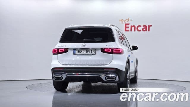 Mercedes-Benz GLB-Class 2021 — Фото 4/20