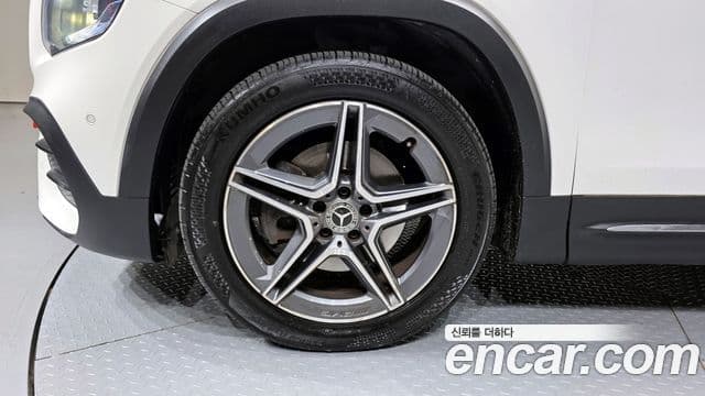 Mercedes-Benz GLB-Class 2021 — Фото 5/20