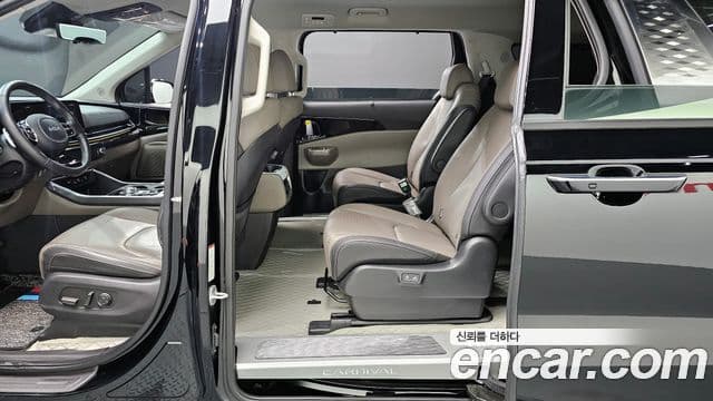 Kia Carnival 2023 — Фото 12/20