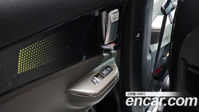 Kia Carnival 2023 — Фото 17/20