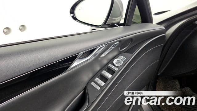 Genesis G80 2021 — Photo 16/36