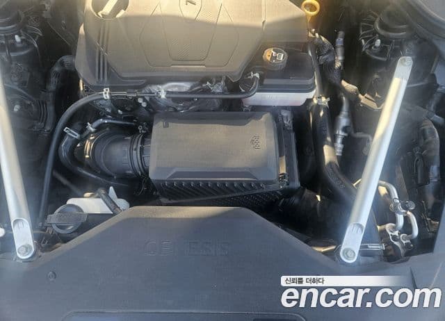 Genesis Electrified G80 2022 — ფოტო 15/16