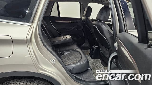 BMW X1 2020 — Şəkil 11/20