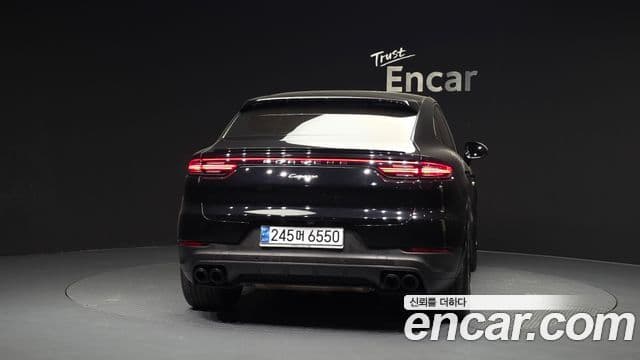Porsche Cayenne 2022 — Photo 14/32