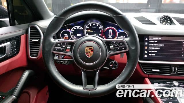 Porsche Cayenne 2022 — Photo 22/32