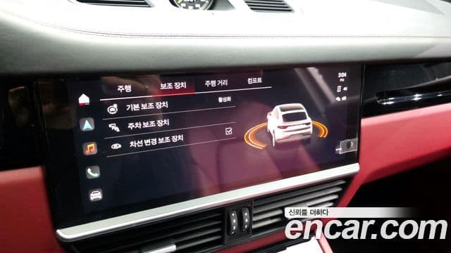Porsche Cayenne 2022 — Photo 29/32