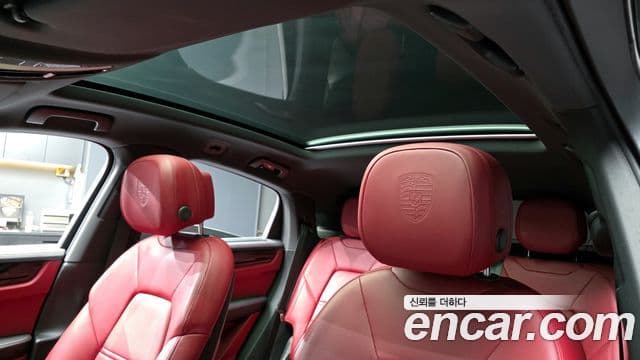 Porsche Cayenne 2022 — Photo 21/32