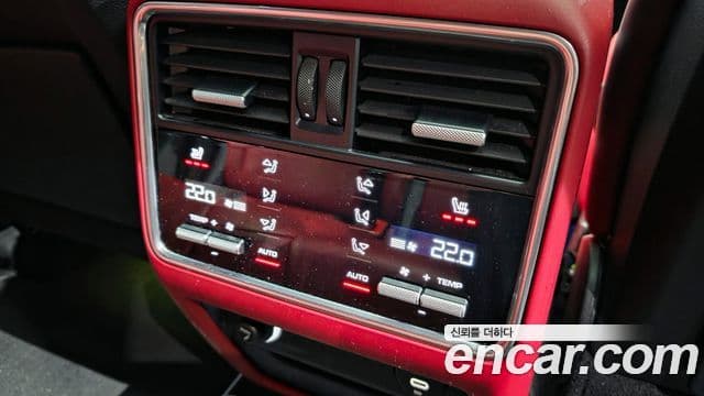 Porsche Cayenne 2022 — Photo 2/32