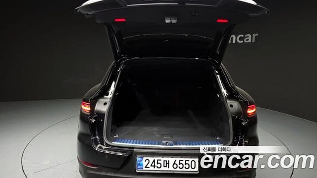 Porsche Cayenne 2022 — Photo 27/32