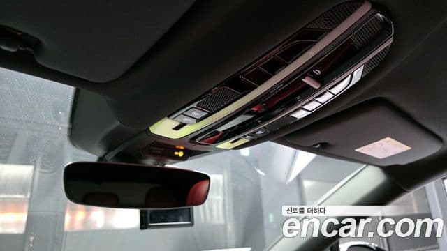 Porsche Cayenne 2022 — Photo 11/32
