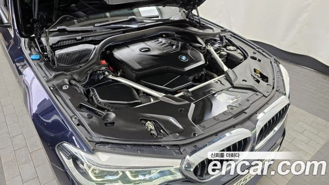 BMW 5 Series 2019 — ფოტო 6/20