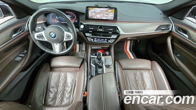 BMW 5 Series 2019 — ფოტო 7/20