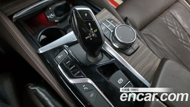 BMW 5 Series 2019 — ფოტო 9/20