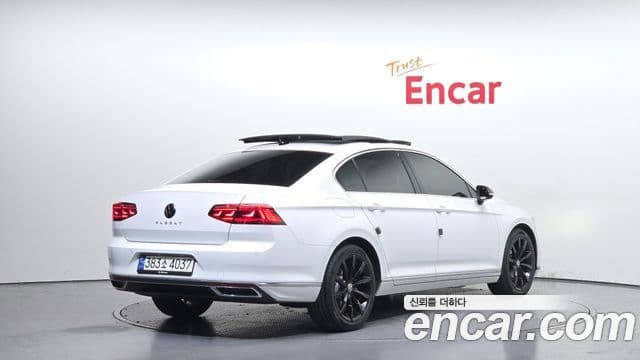 Volkswagen Passat GT 2021 — ფოტო 2/20