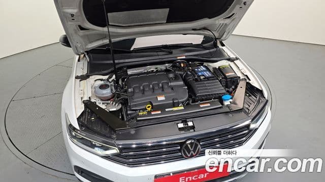 Volkswagen Passat GT 2021 — ფოტო 6/20