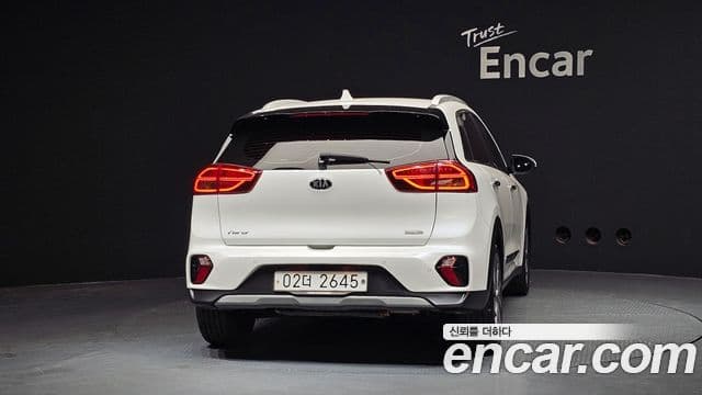 Kia Niro 2019 — ფოტო 4/20