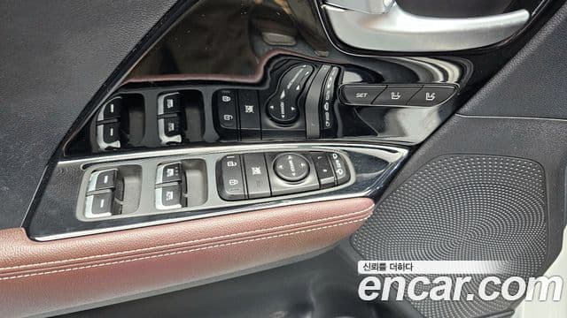 Kia Niro 2019 — ფოტო 14/20