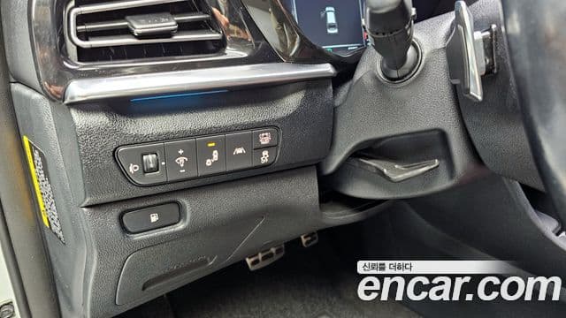 Kia Niro 2019 — ფოტო 15/20
