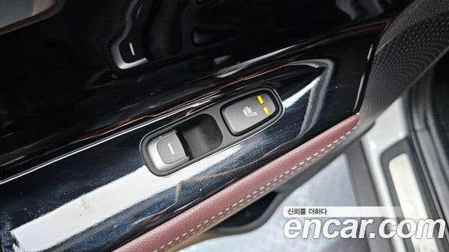 Kia Niro 2019 — ფოტო 16/20