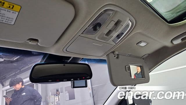 Kia Niro 2019 — ფოტო 17/20