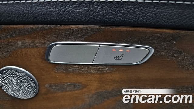 Mercedes-Benz E-Class 2018 — ფოტო 18/20