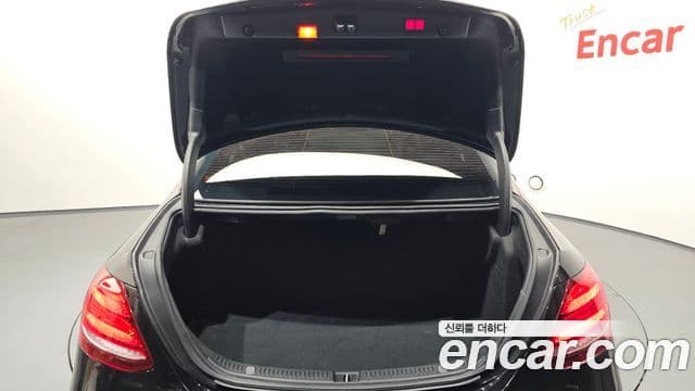 Mercedes-Benz E-Class 2018 — ფოტო 20/20