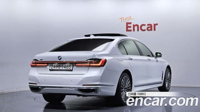 BMW 7 Series 2019 — ფოტო 7/20
