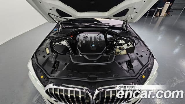 BMW 7 Series 2019 — ფოტო 8/20