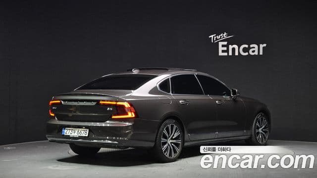 Volvo S90 2023 — ფოტო 2/20