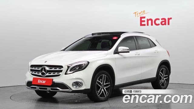 Mercedes-Benz GLA-Class 2019 — Şəkil 1/20