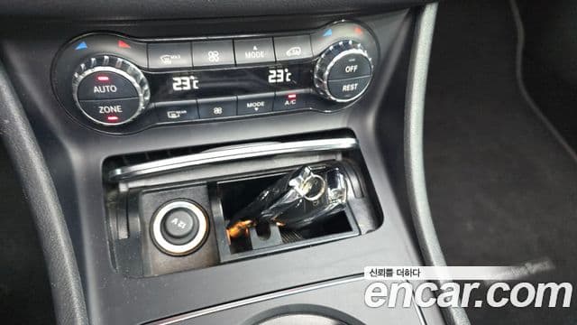 Mercedes-Benz GLA-Class 2019 — Şəkil 18/20