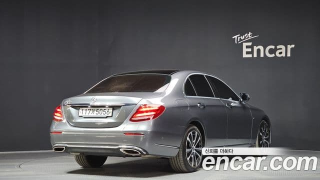 Mercedes-Benz E-Class 2019 — Şəkil 1/20