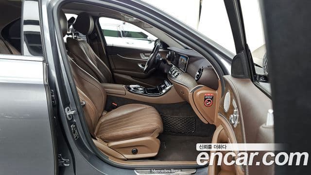Mercedes-Benz E-Class 2019 — Şəkil 10/20