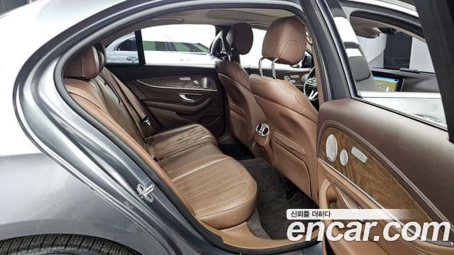 Mercedes-Benz E-Class 2019 — Şəkil 11/20
