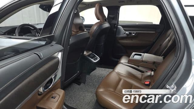 Volvo V90 Cross Country 2019 — Фото 11/20
