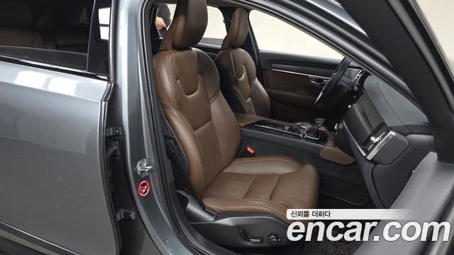 Volvo V90 Cross Country 2019 — Фото 12/20