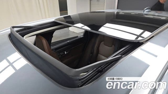 Volvo V90 Cross Country 2019 — Фото 19/20