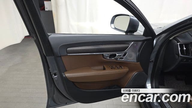 Volvo V90 Cross Country 2019 — Şəkil 18/37