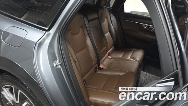 Volvo V90 Cross Country 2019 — Şəkil 8/37